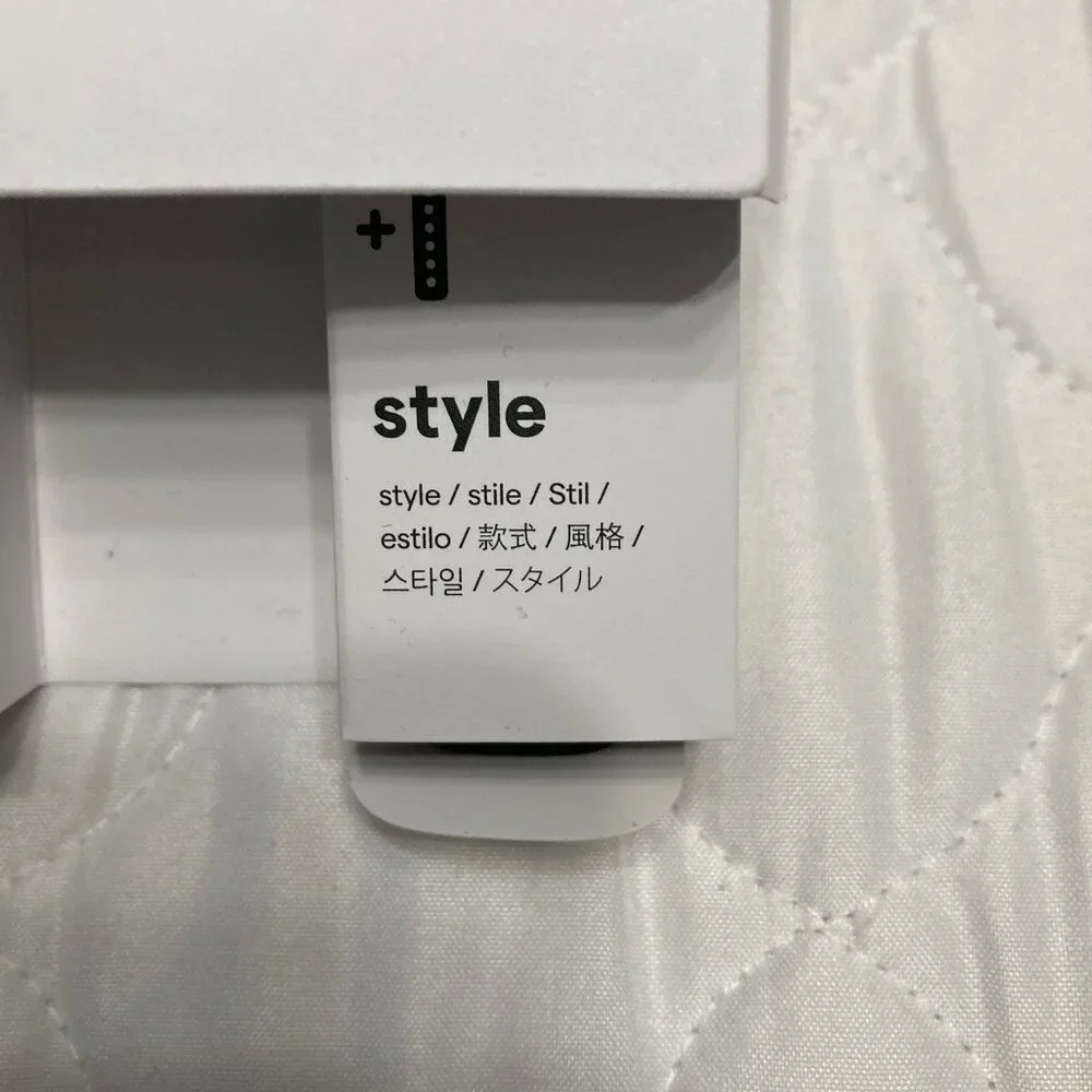 NWT * Fitbit Charge 5